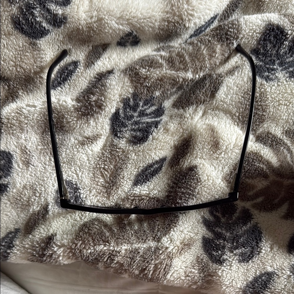 Burberry Classic Black Glasses - Picture 3 of 5